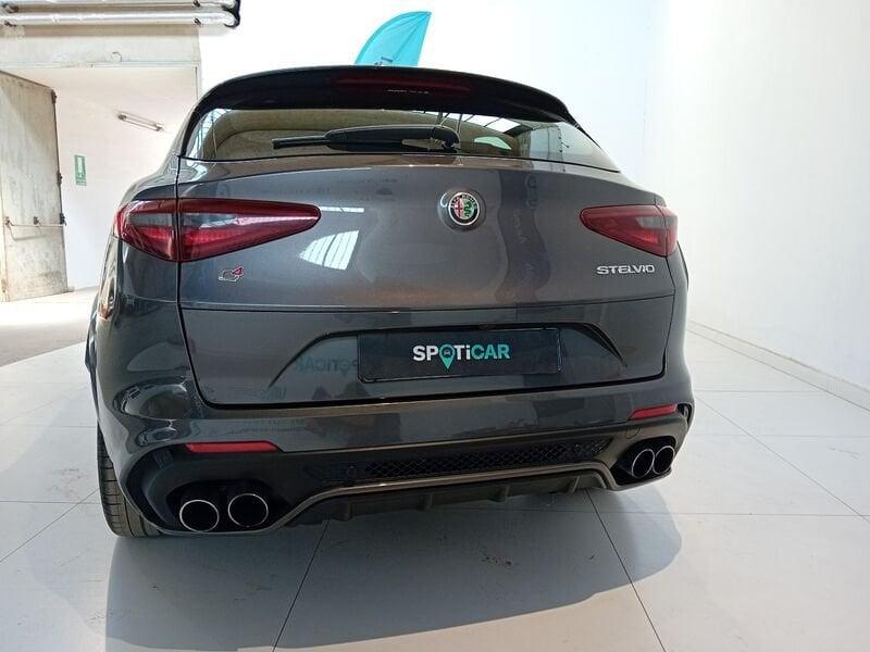 Alfa Romeo Stelvio 2.9 Bi-Turbo V6 510 CV AT8 Quadrifoglio