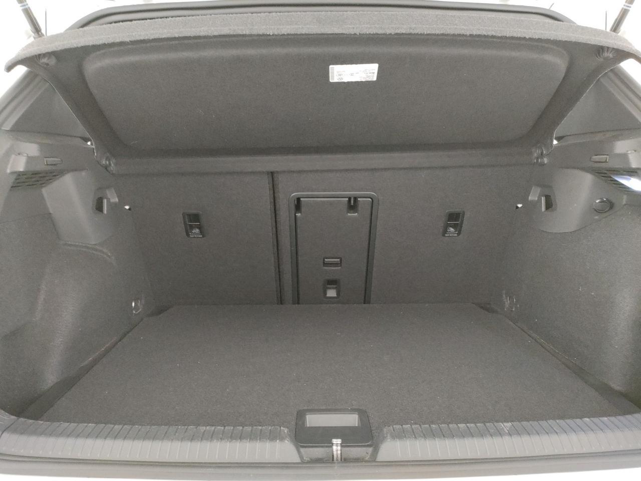 Volkswagen Golf 2.0 tdi r-line 150cv dsg