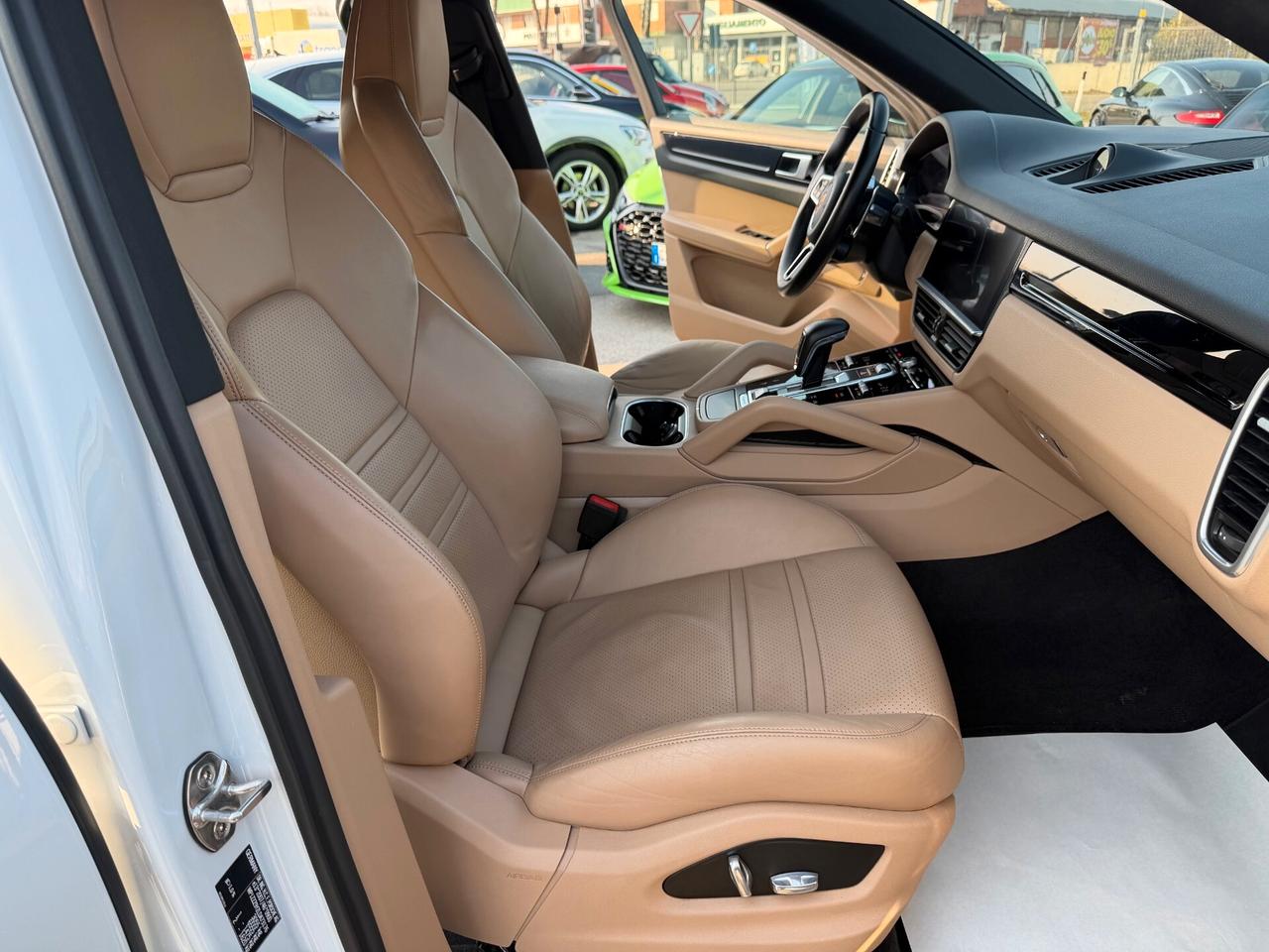 Porsche Cayenne Coupé 3.0 V6 E-Hybrid/tetto pan/scarico/pasm/bose