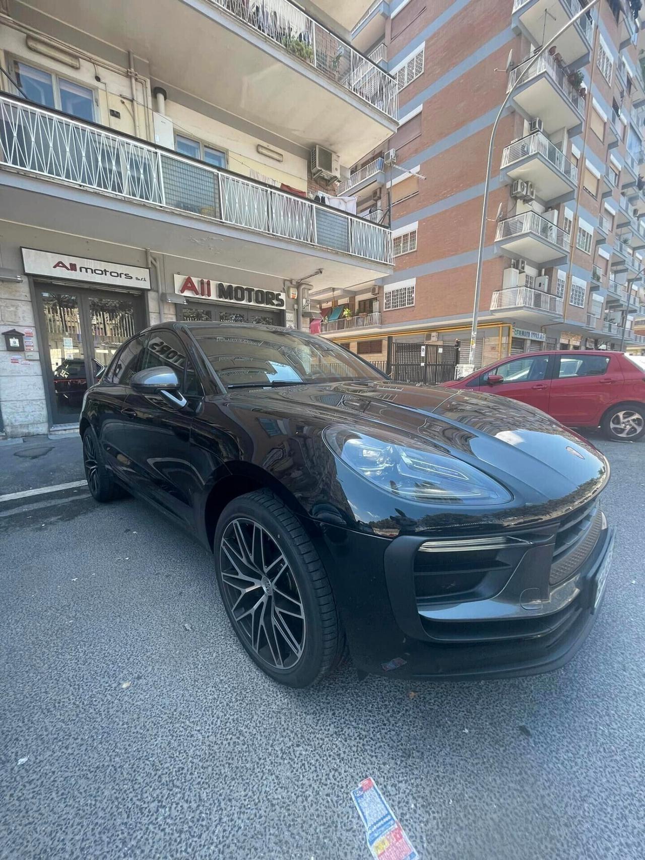 Porsche Macan T 265 cv modello 2024 sportpacket tetto pelle totale