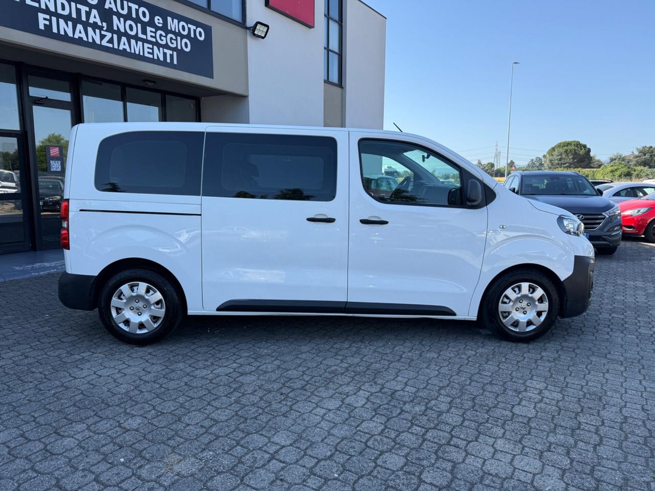 Peugeot Traveller BlueHDi 120 S&S Long|9 POSTI