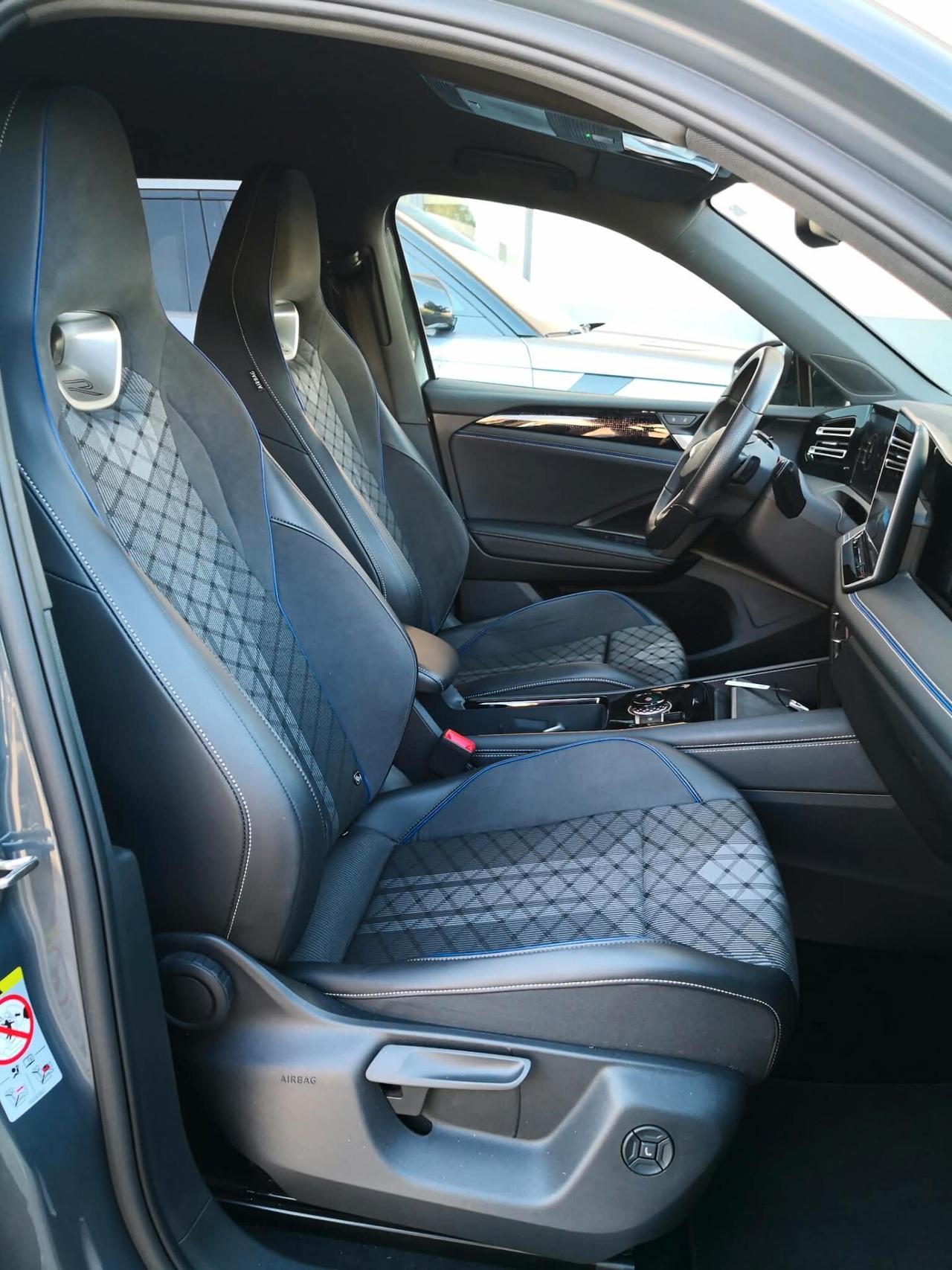 Volkswagen Tiguan 2.0 TDI 150 CV DSG R-Line ***TELECAMERA***SEDILI MASSAGGIANTI***