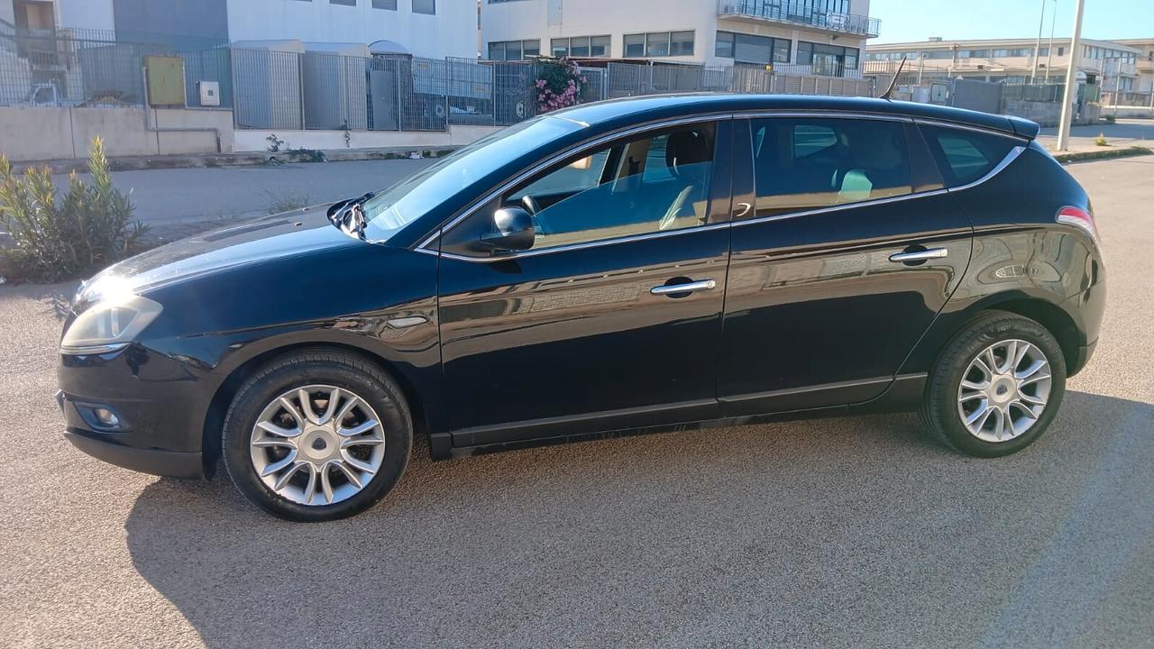 Lancia Delta 1.6 MJT DPF Gold