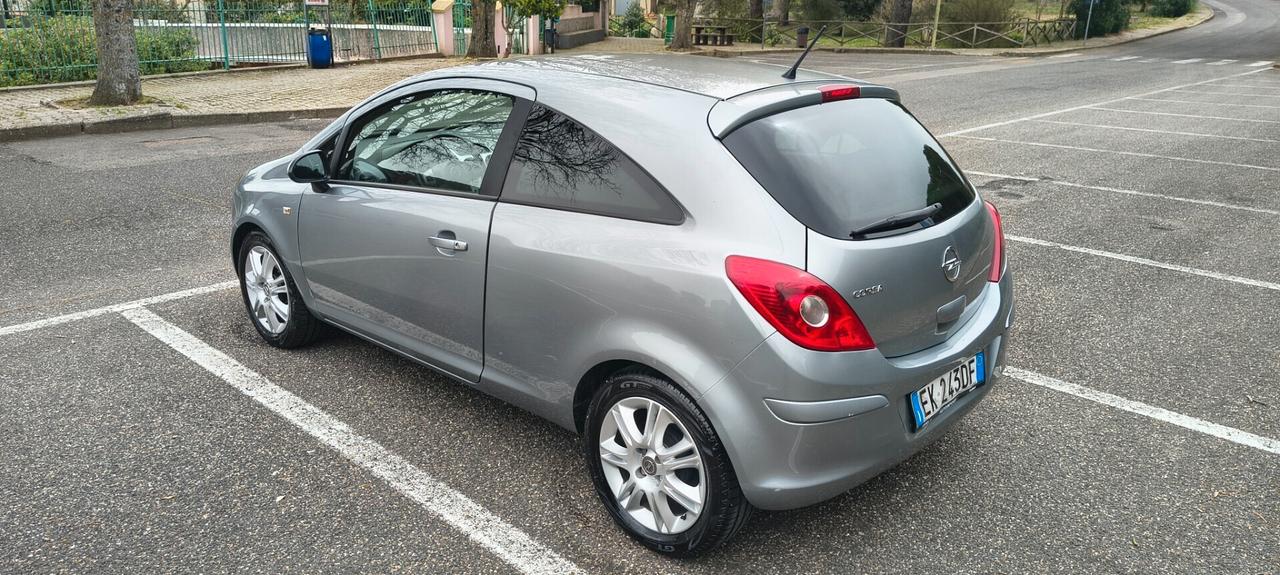 Opel Corsa 1.2 3 porte Club
