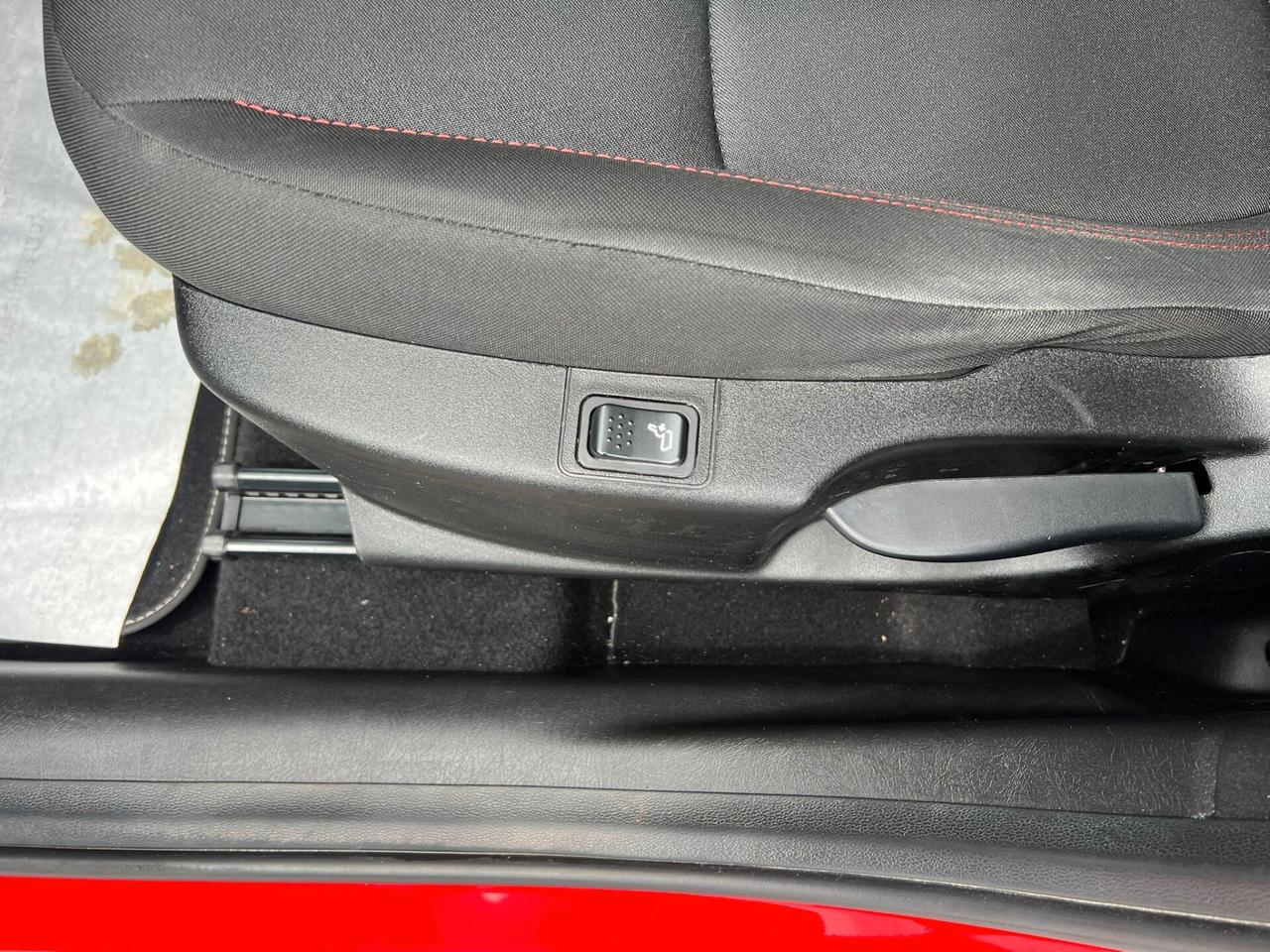 Fiat Tipo 1.6 Mjt S&S 5 porte Cross RED EDITION