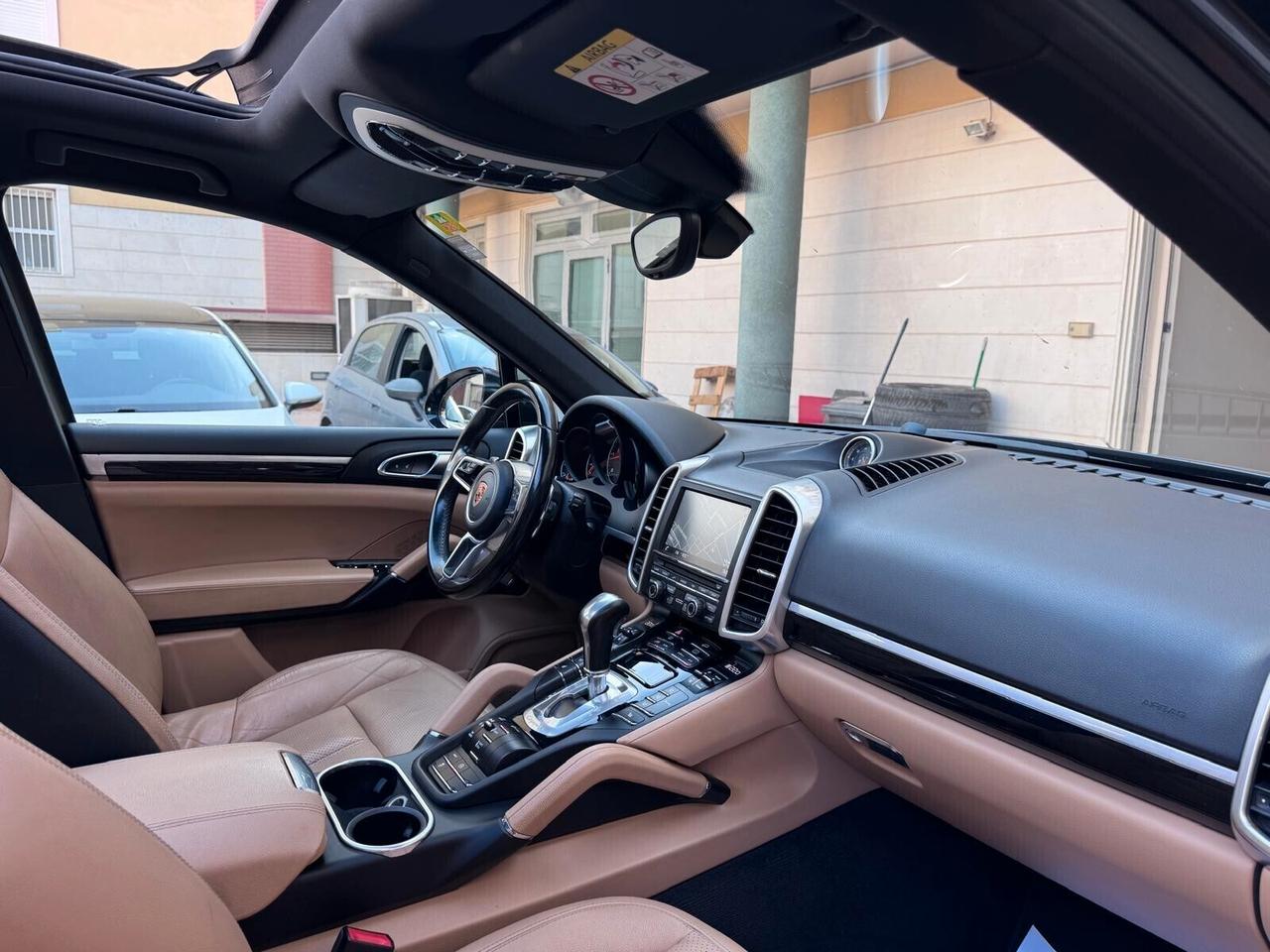Porsche Cayenne 3.0 Diesel 250CV TETTO PASM