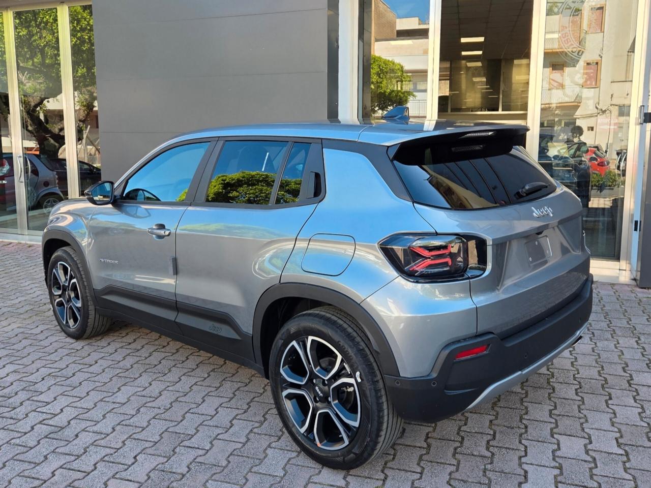 Jeep Avenger E-Hybrid 1.2 110 cv Dct Summit KM0