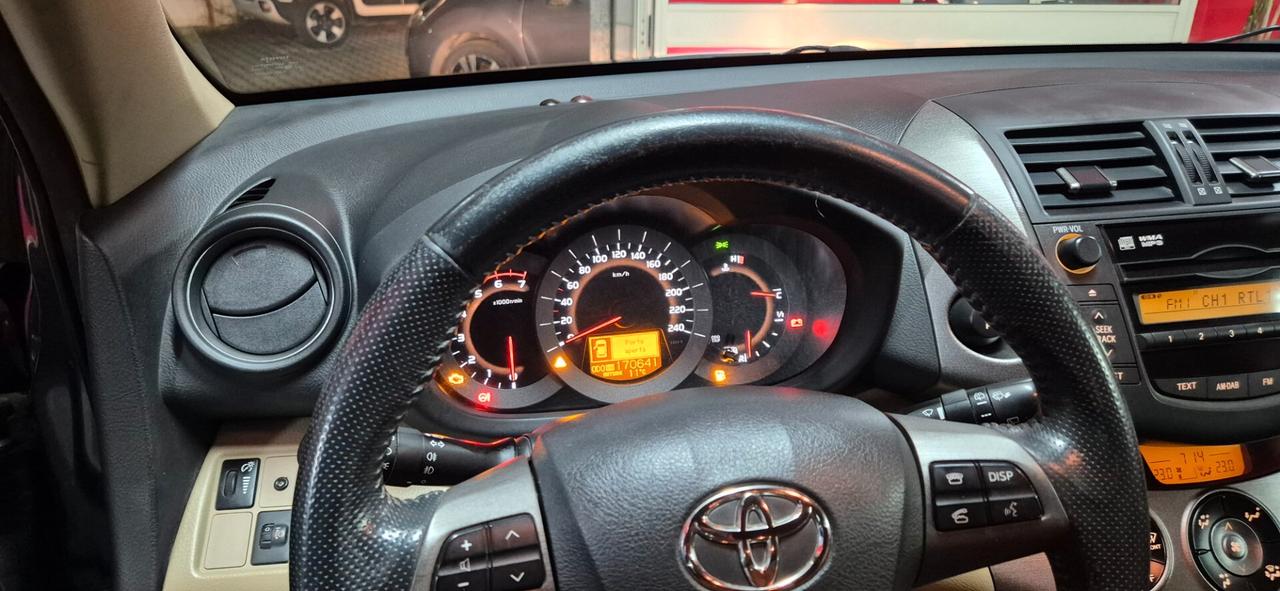 Toyota RAV 4 RAV4 2.2 D-4D 150 CV DPF Luxury