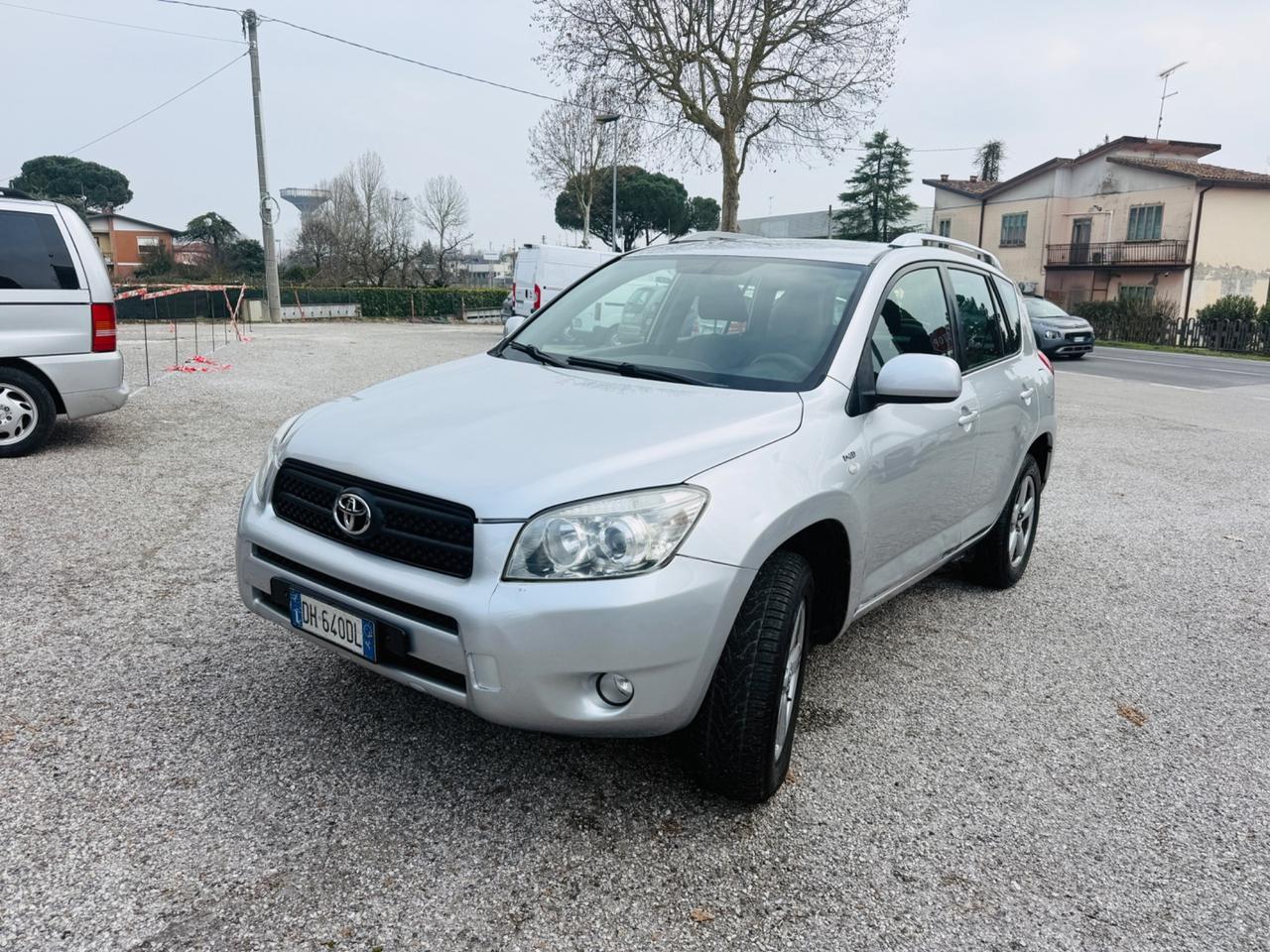 Toyota RAV 4 2.2 D-4D Gancio traino estraibile