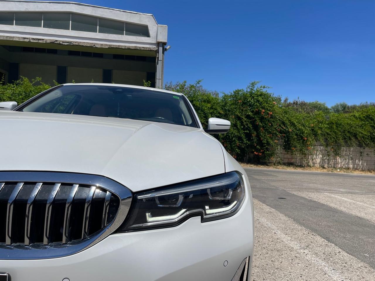 Bmw 320 i Luxury #11281