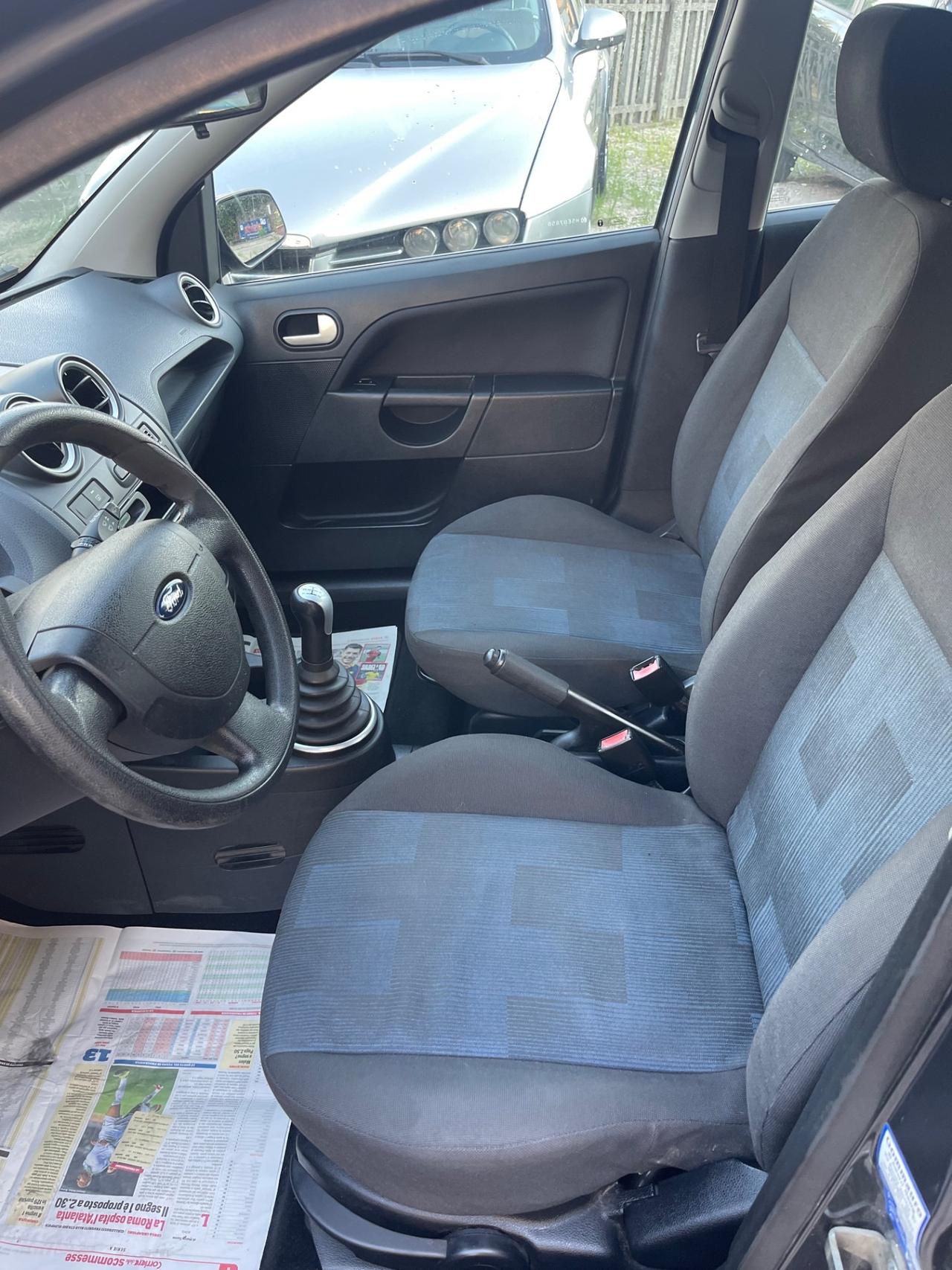 Ford Fiesta 1.4 16V 5p. Titanium