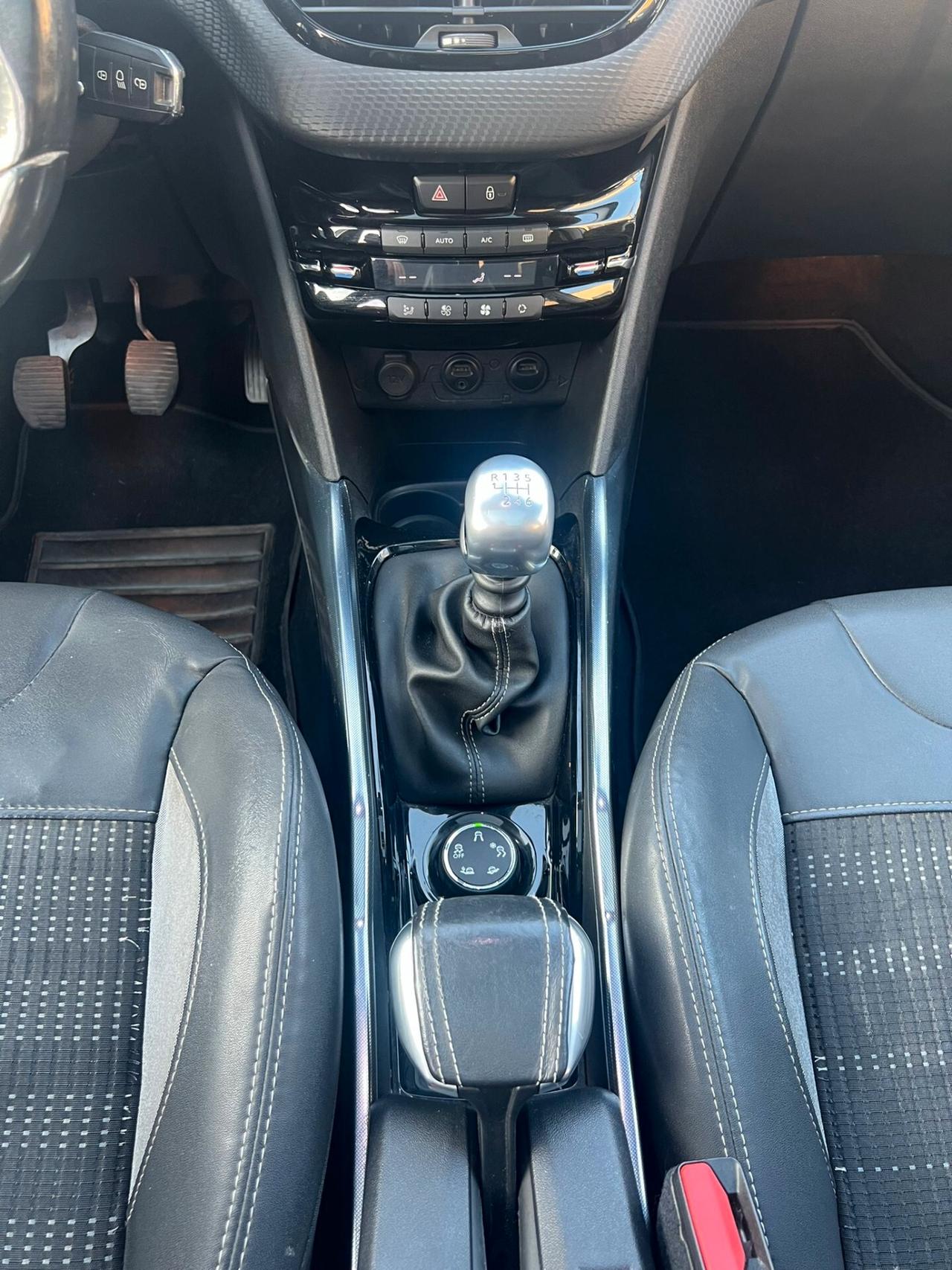 Peugeot 2008 1.6 e-HDi 115 CV Stop&Start Allure