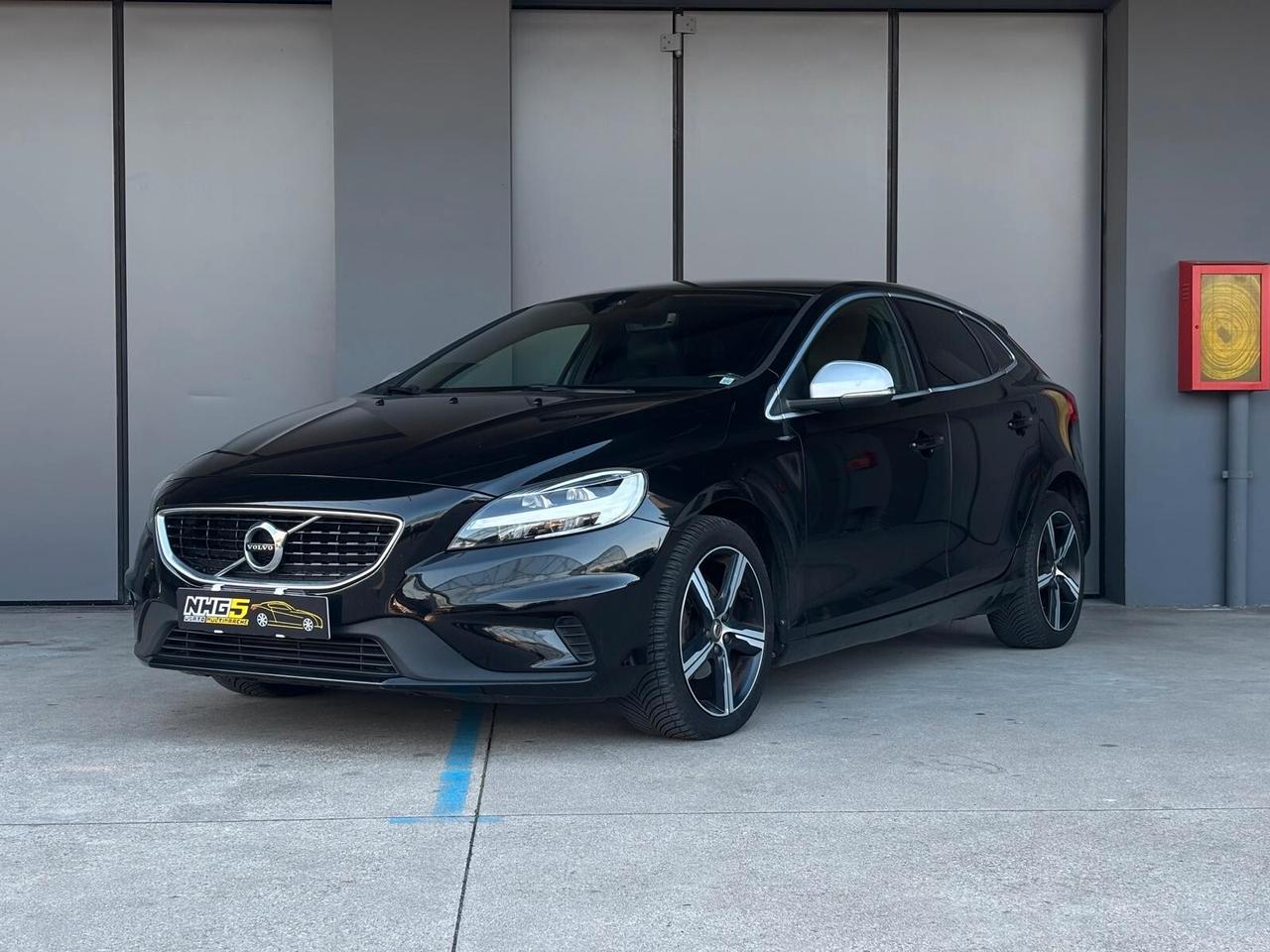 Volvo V40 D2 R-design Momentum