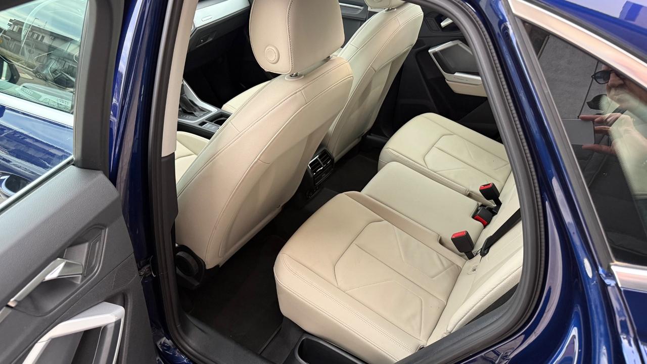 Audi Q3 35 TDI S tronic Business Advanced