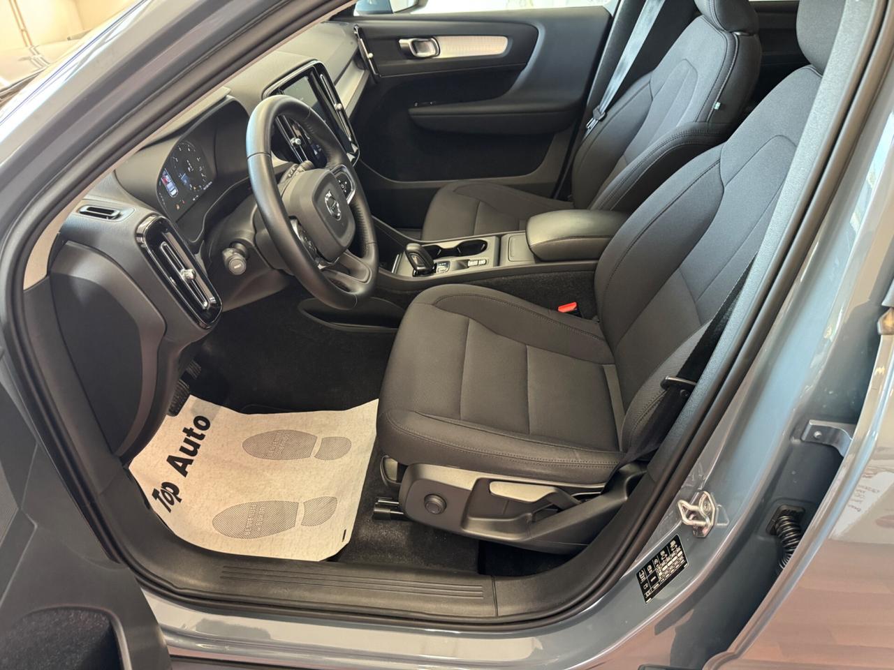 VOLVO XC 40 D3 GEARTRONIC MOMENTUM PRO - MY21
