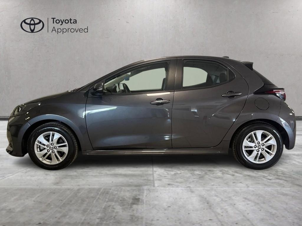 Toyota Yaris 1.5 hybrid Business