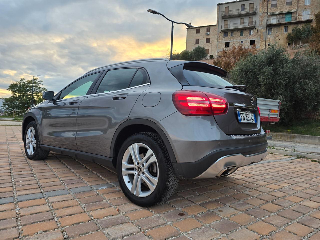 Mercedes-benz GLA 180 d Premium