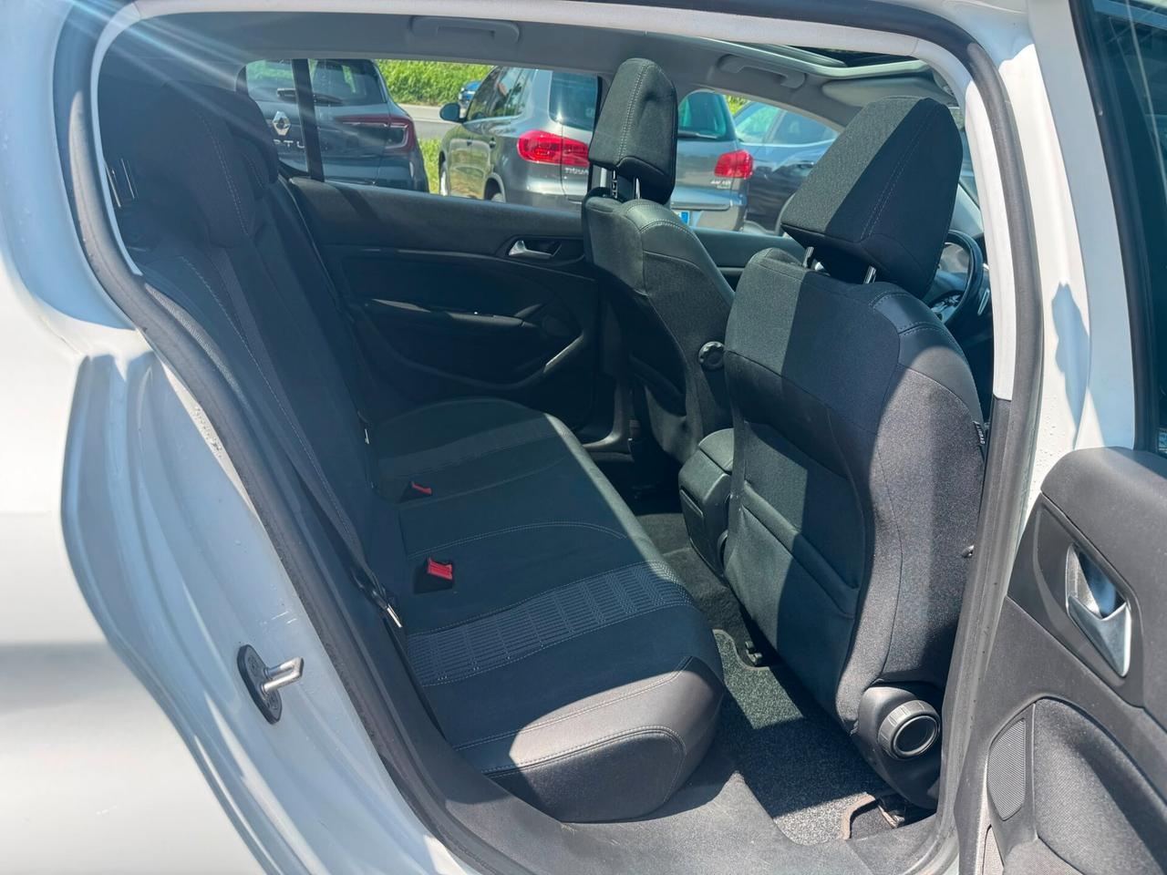 Peugeot 308 BlueHDi 130 S&S EAT8 Allure *unipro* tetto* carplay*