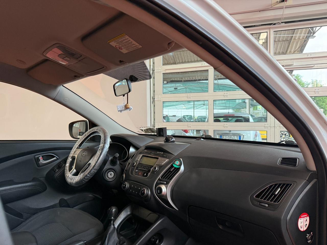Hyundai iX35 € 3999,00 RISERVATA A COMMERCIANTI AU