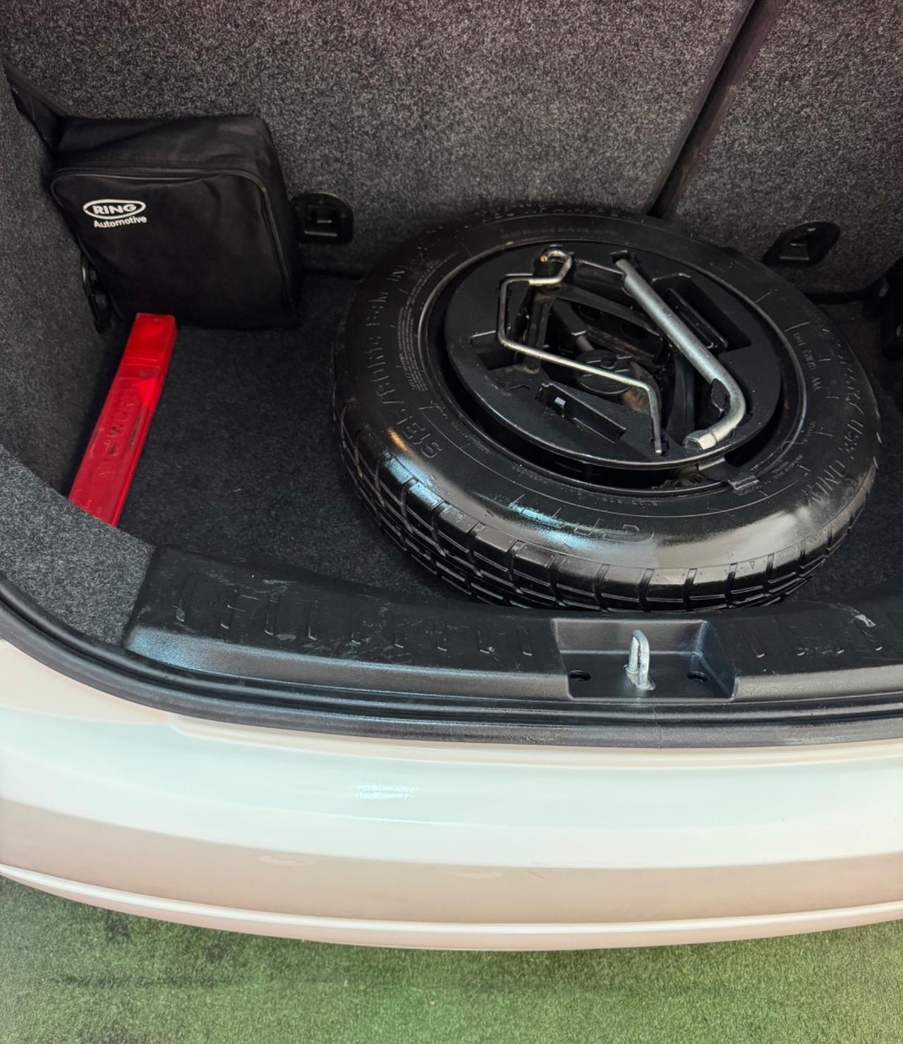 Lancia Ypsilon 1.2 69 CV 5 porte GPL Ecochic Silver