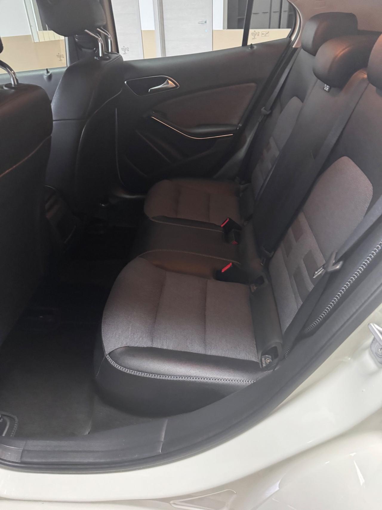 Mercedes-benz GLA 180 d Automatic Premium