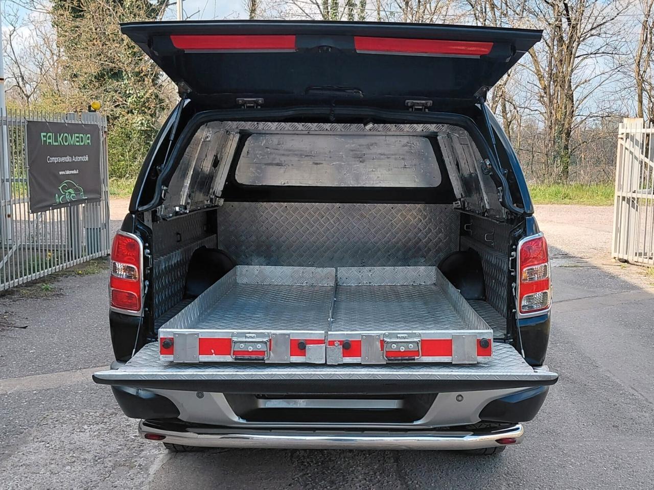 Mitsubishi L200 D.cab hard top 181cv UNICO PROP.