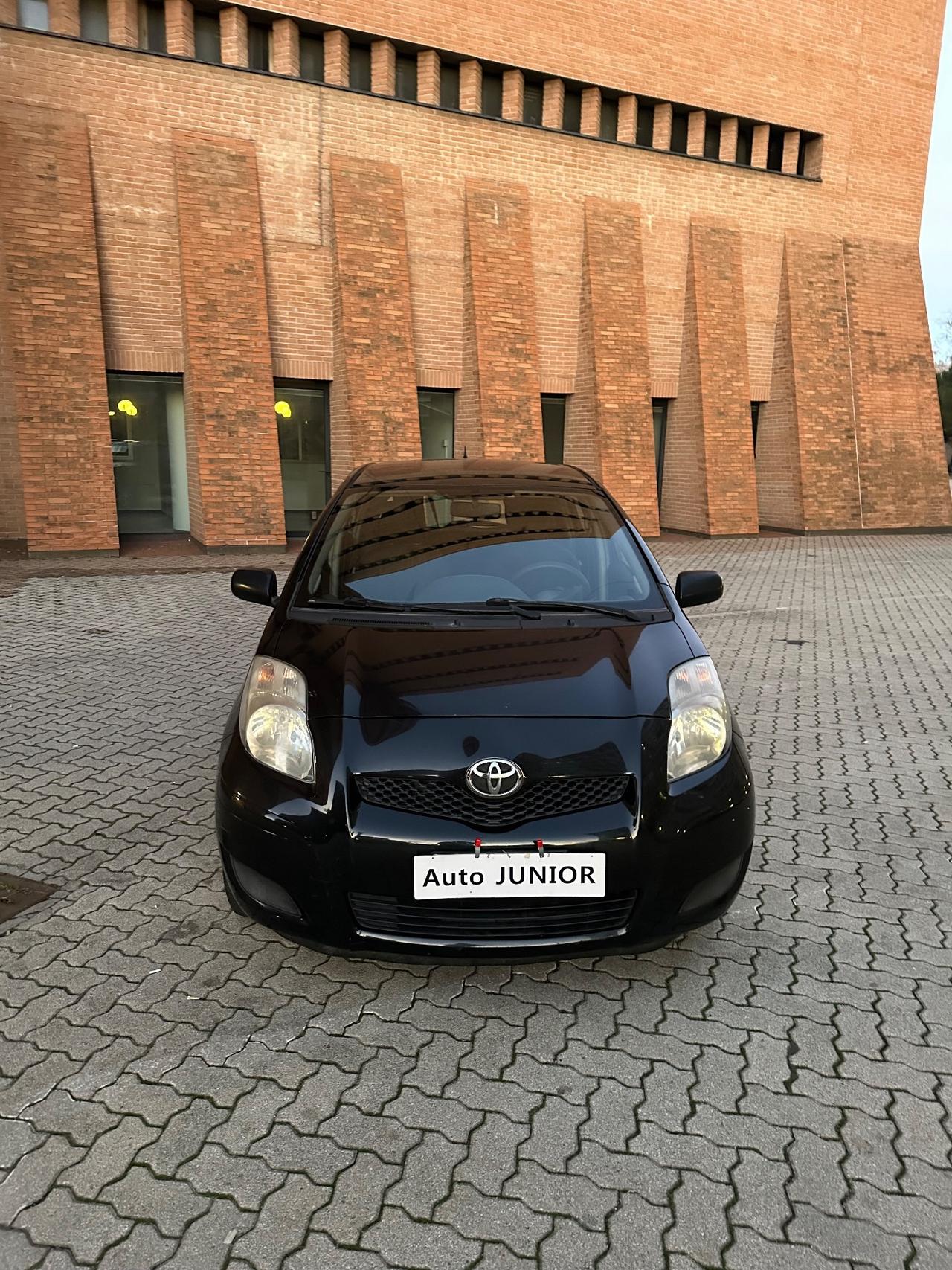 Toyota Yaris 1.0 5 porte Now
