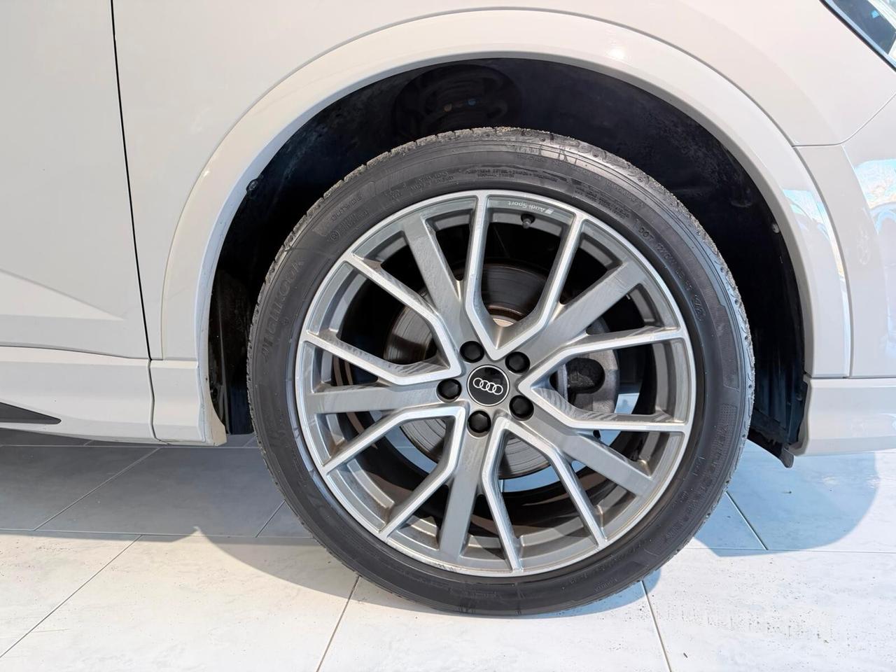 Q3 SPB 40 TDI 200 CV 3X S-LINE QUATTRO IPER-FULL IVA ESPOSTA