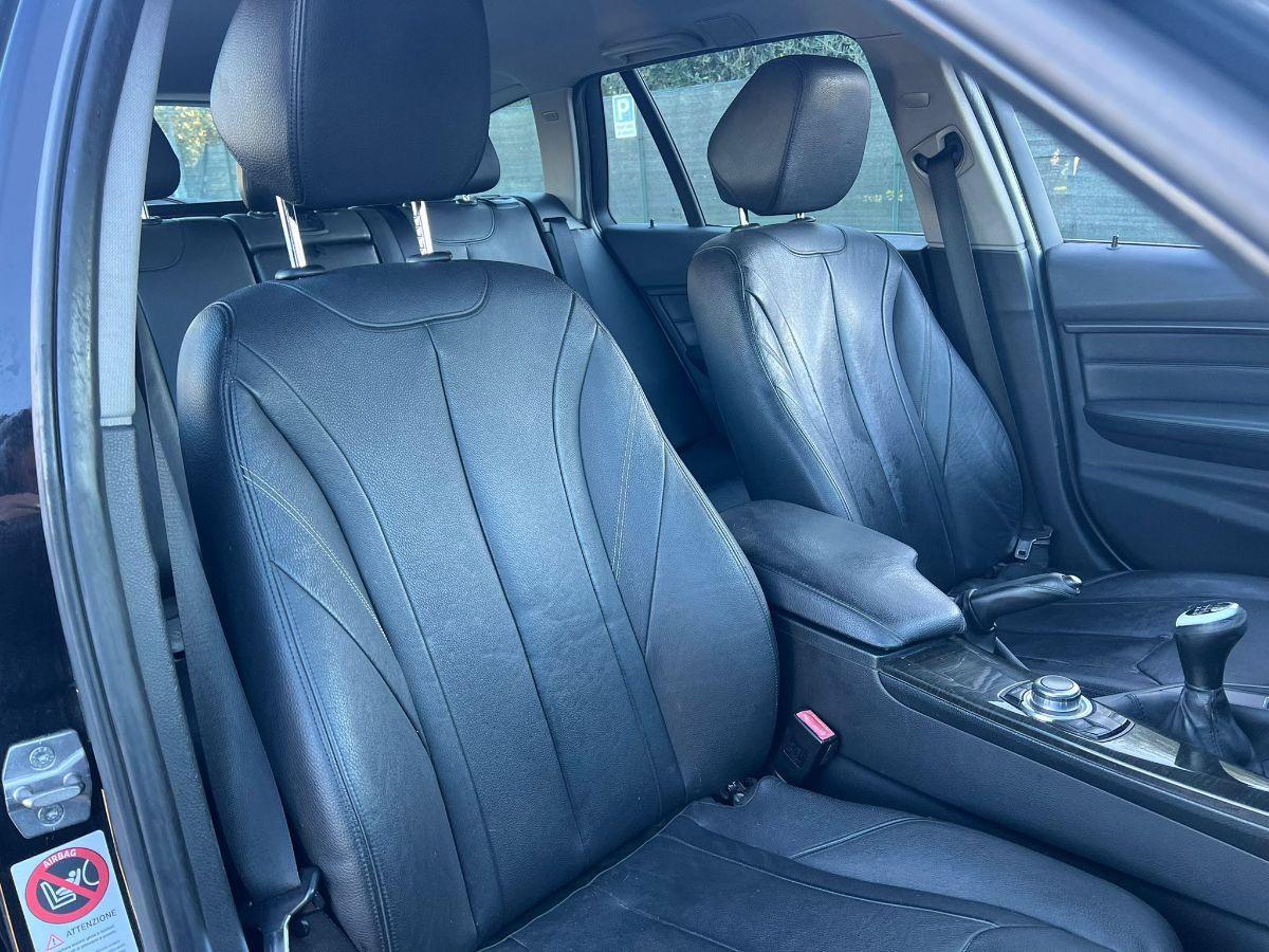 BMW - Serie 3 Touring - 318d Modern