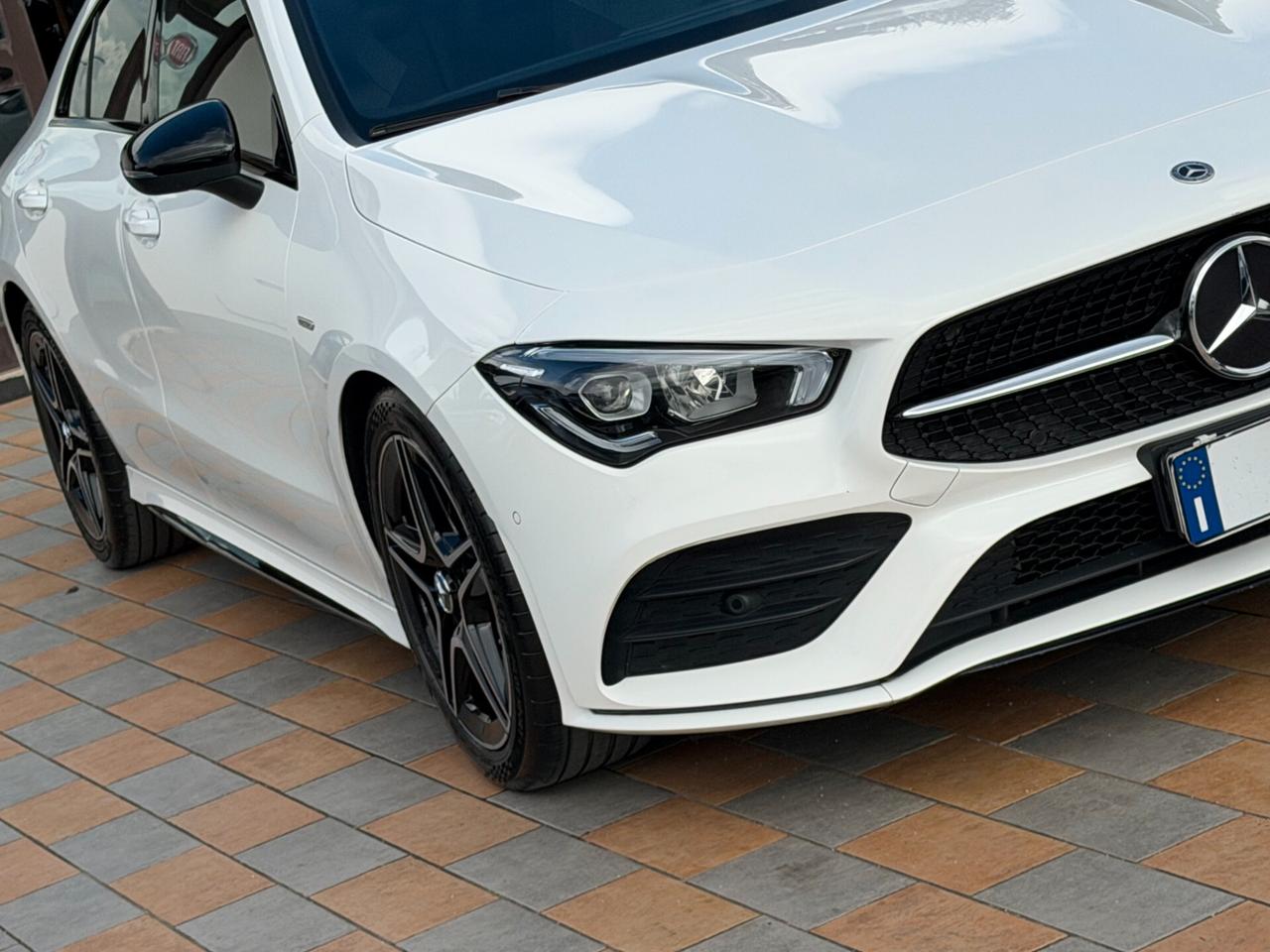 Mercedes-benz CLA 200 D 150 cv. Automatic NIGHT EDITION (Full optional)