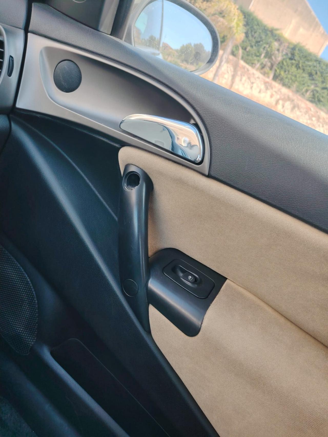 Lancia Ypsilon 1.3 MJT 75 CV Argento