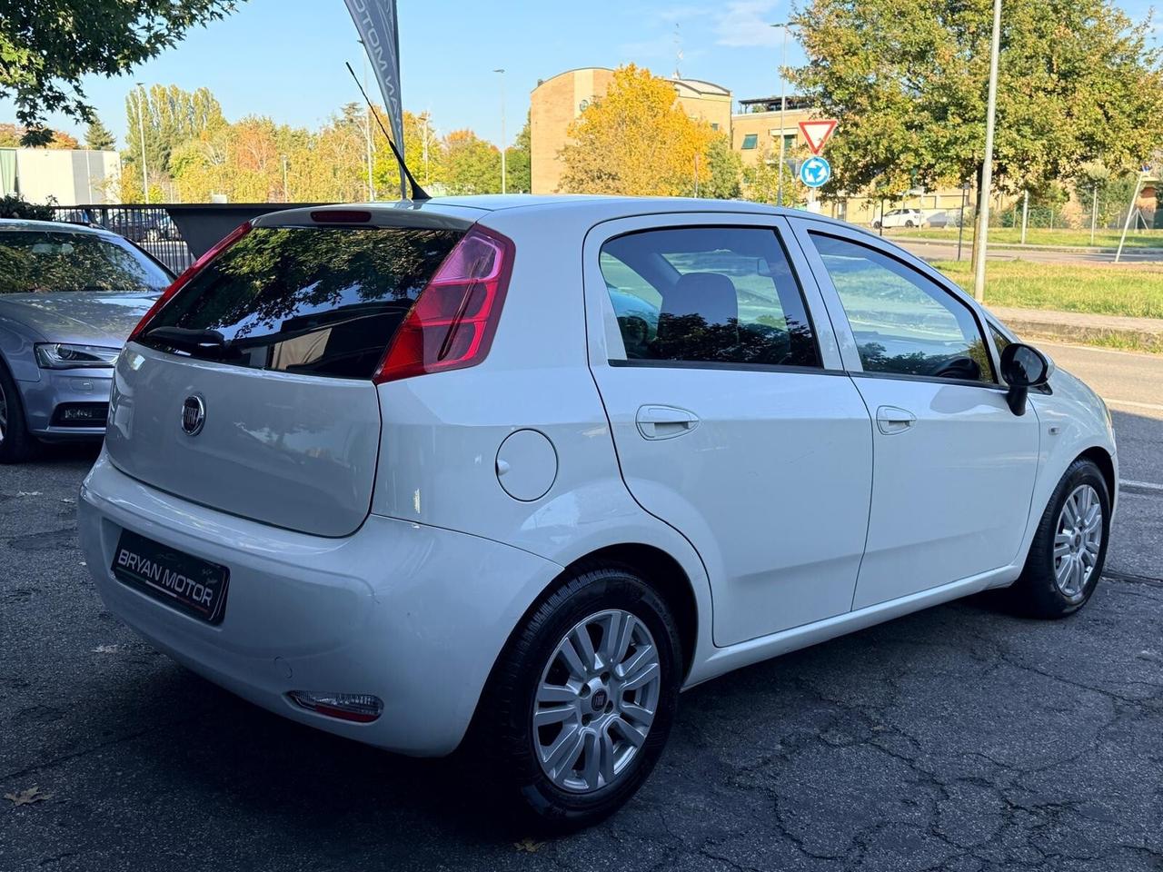 Fiat Punto 1.3 MJT II S&S 95 CV 5 porte Street