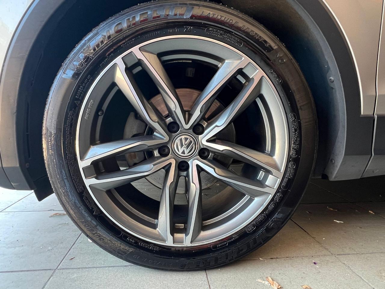 Volkswagen Tiguan 2.0 TDI SCR DSG Business BlueMotion Technology