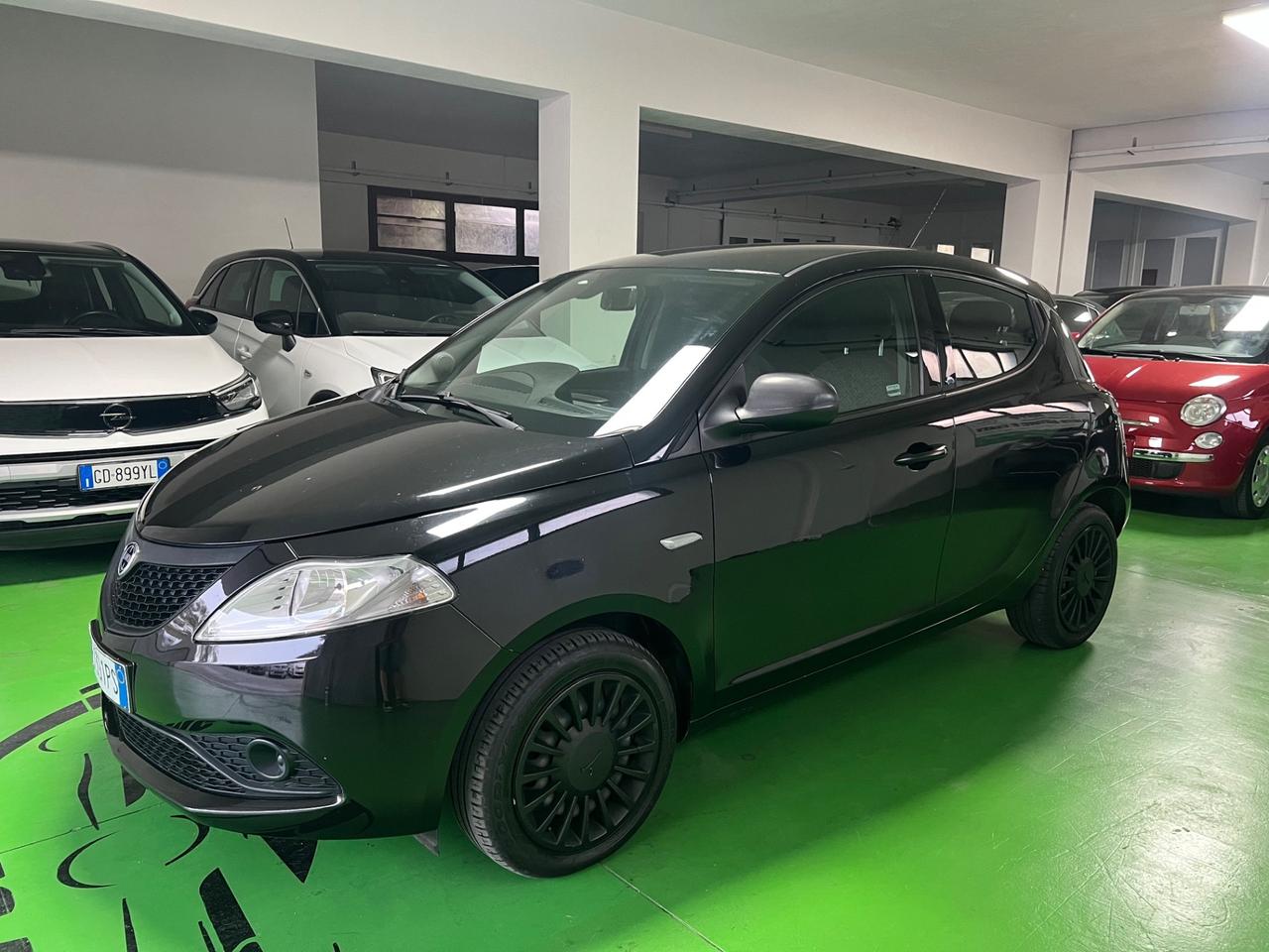 Lancia Ypsilon 1.2 69 CV 5 porte Elefantino Blu