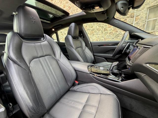 MASERATI Levante MY22 GRANSPORT+TETTO+BLACK PACK+PINZE GIALLE