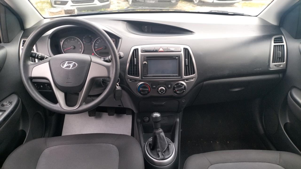 Hyundai i20 1.2 5p.** NEOPATENTATI **