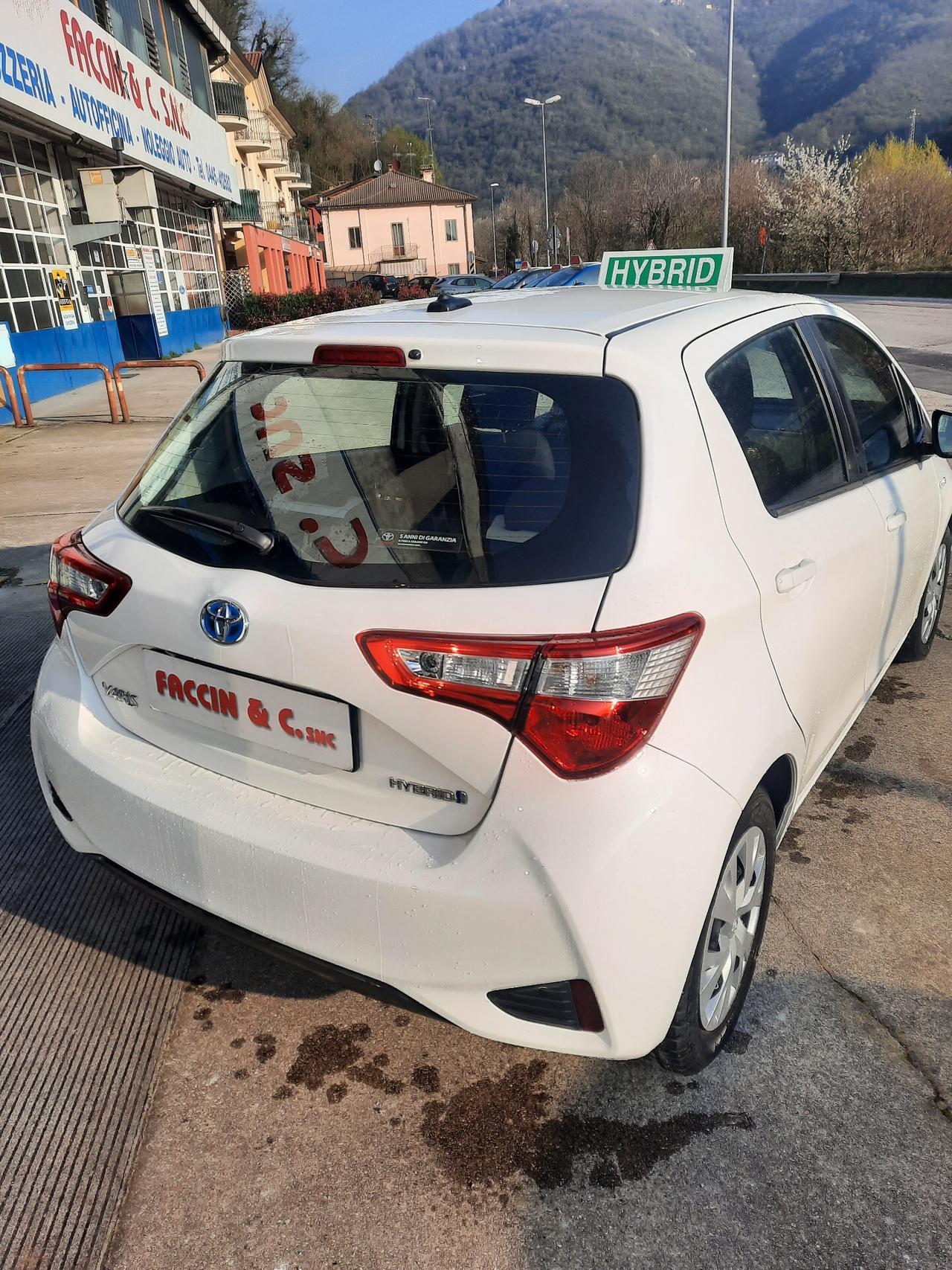 Toyota Yaris 1.5 Hybrid 5 porte Business