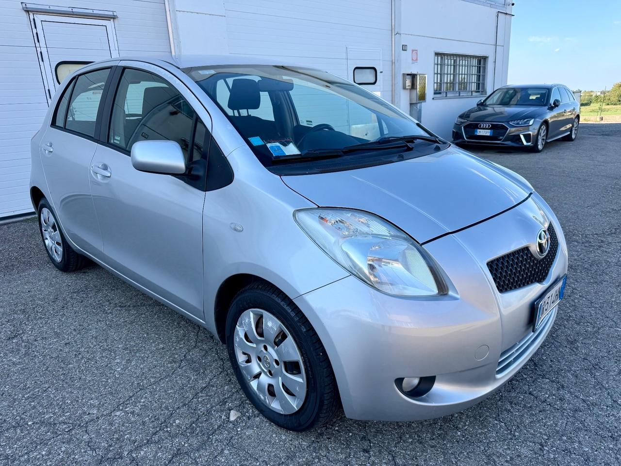 Toyota Yaris 1.3benz 2008 156.000km per neopatentati