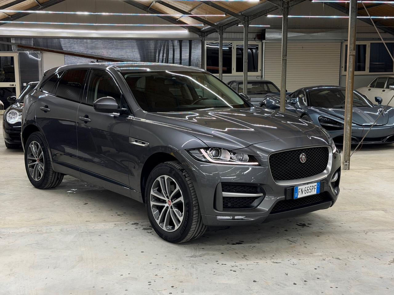 Jaguar F-Pace 240cv R-Sport - 24 MESI DI GARANZIA