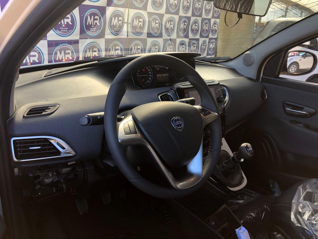 Lancia Ypsilon 1.0 Ibrida 70CV ORO NUOVA