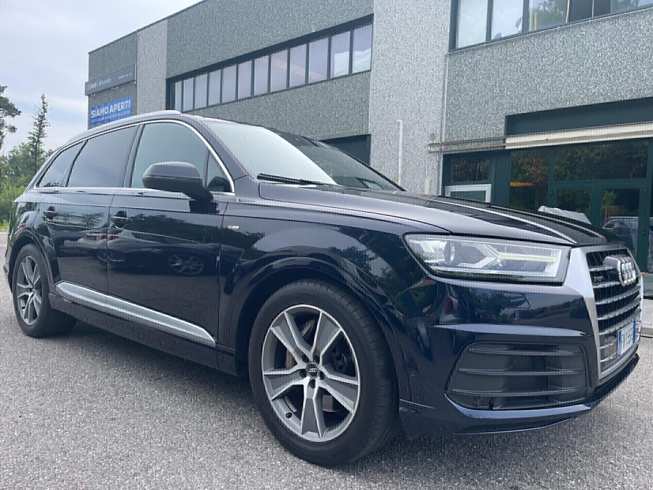 Audi Q7 3.0 TDI 272 CV quattro Automatik*S-line*Navi*Pelle*7 posti*