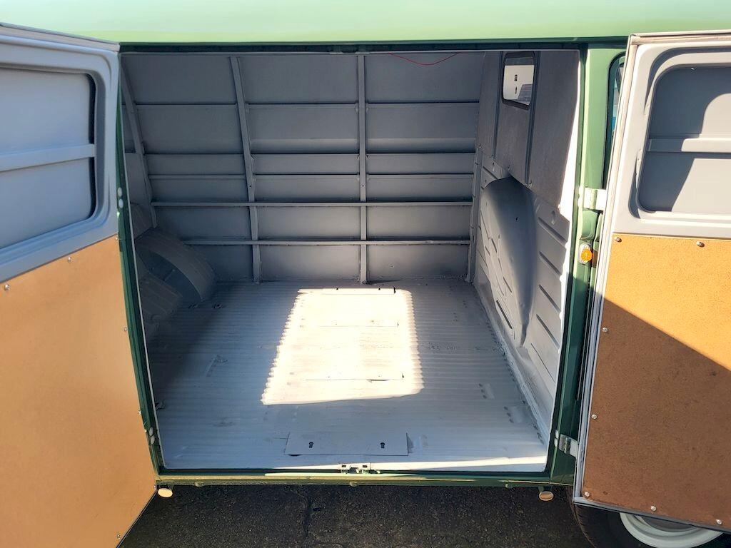 Volkswagen T1 Panel Split Window – 1964