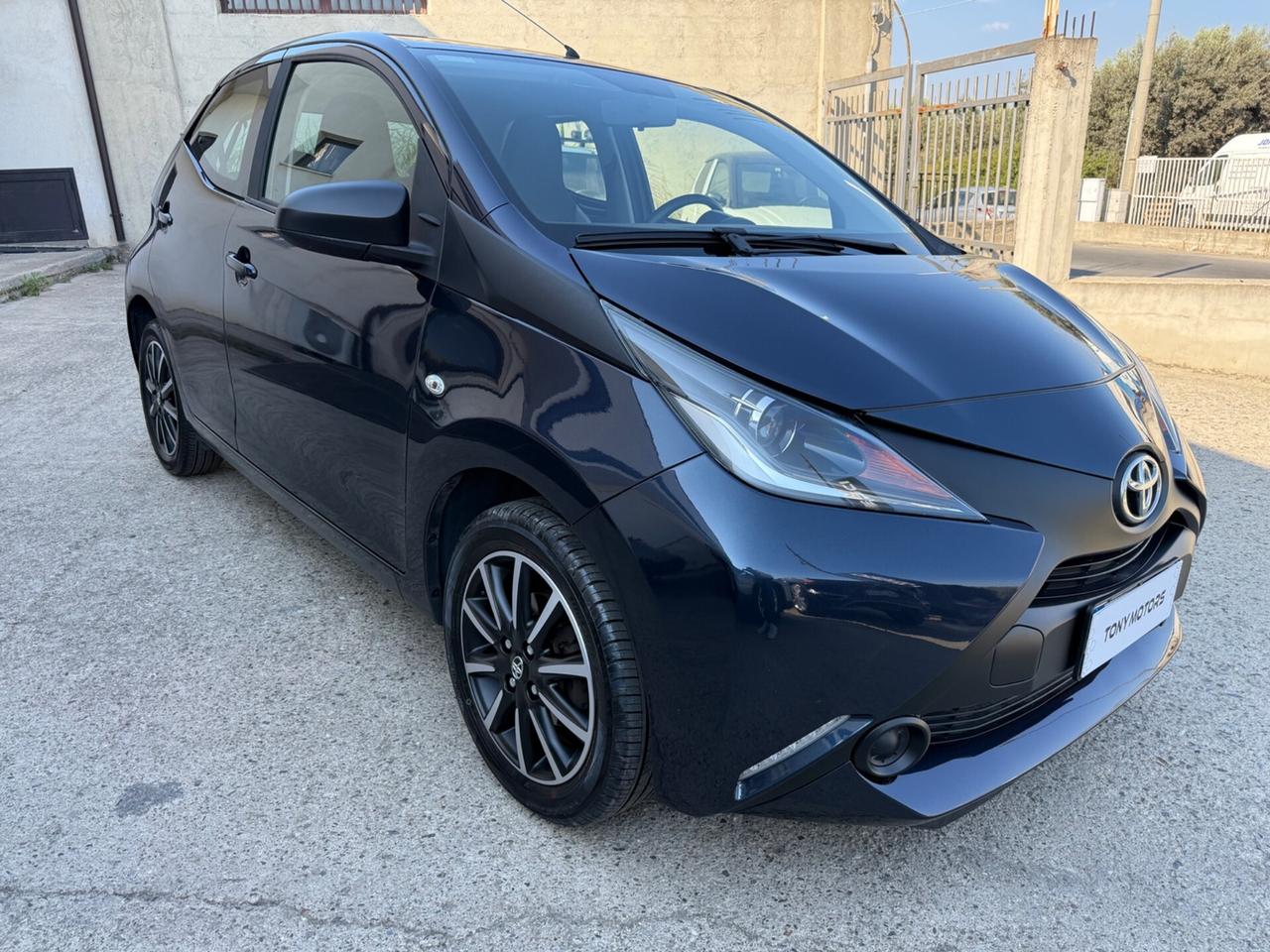 Toyota Aygo 1.0 VVT-i 69 CV 5 porte x-cool