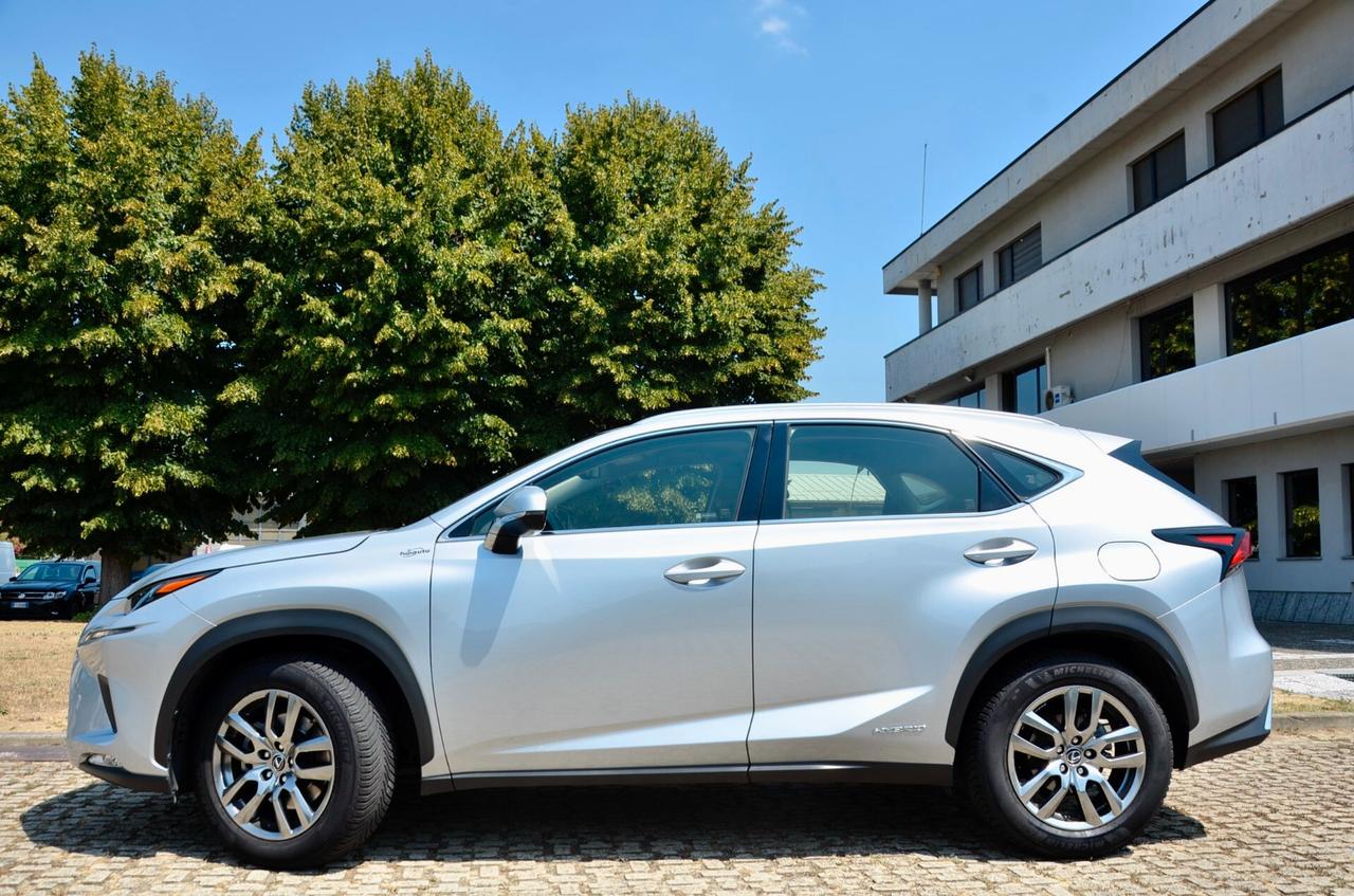 LEXUS NX 300h 2.5 BUSINESS 2WD 197cv CVT, EURO 6C, UFF ITALIANA, SERVICE LEXUS, FARI LED, NAVI, RETROCAMERA, PERMUTE
