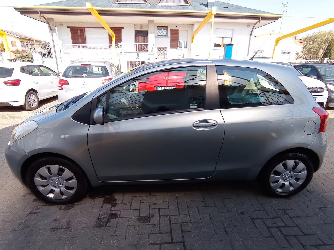 Toyota Yaris 1.0 3 porte