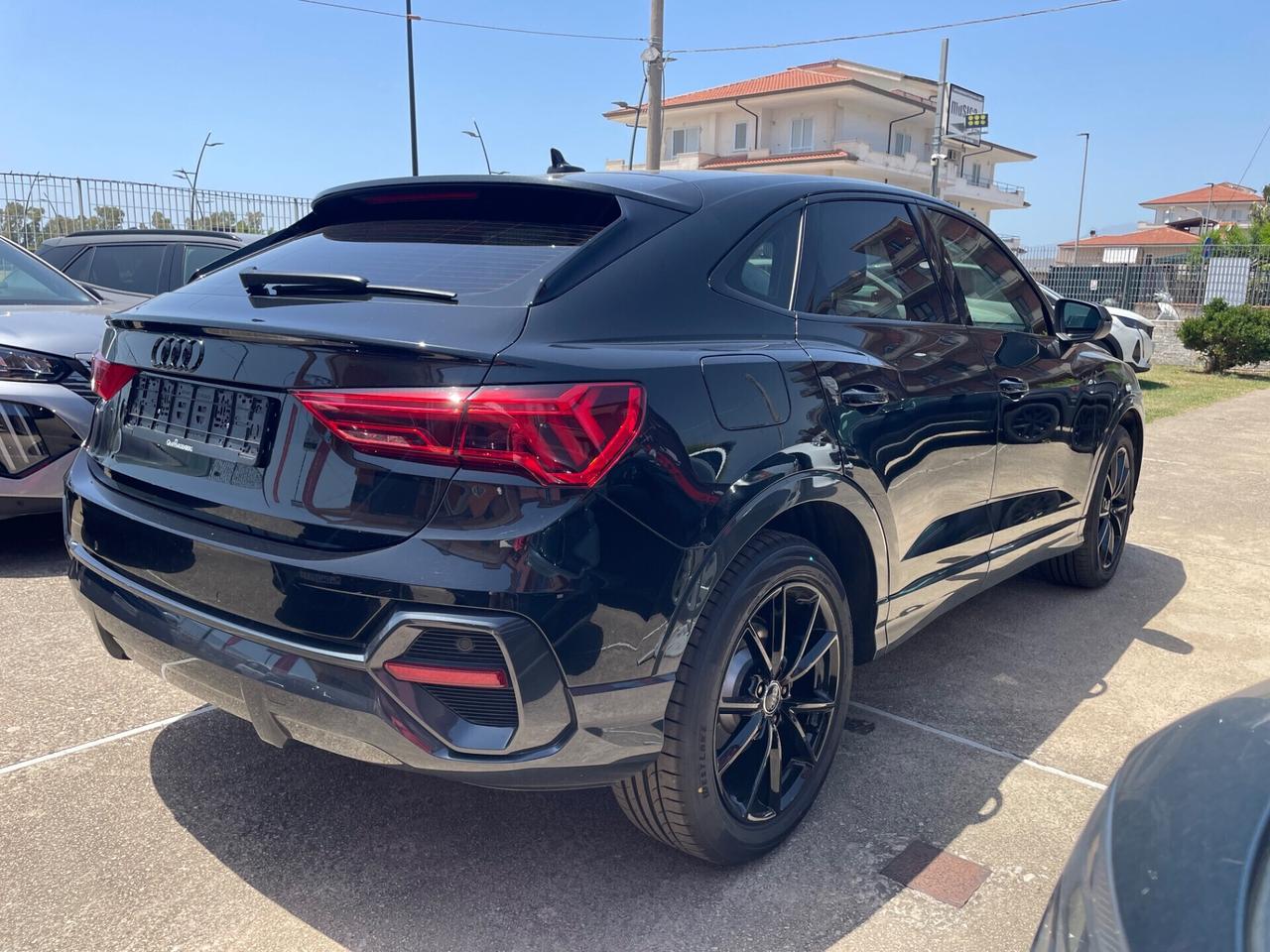 Audi Q3 35 TDI quattro S tronic Business