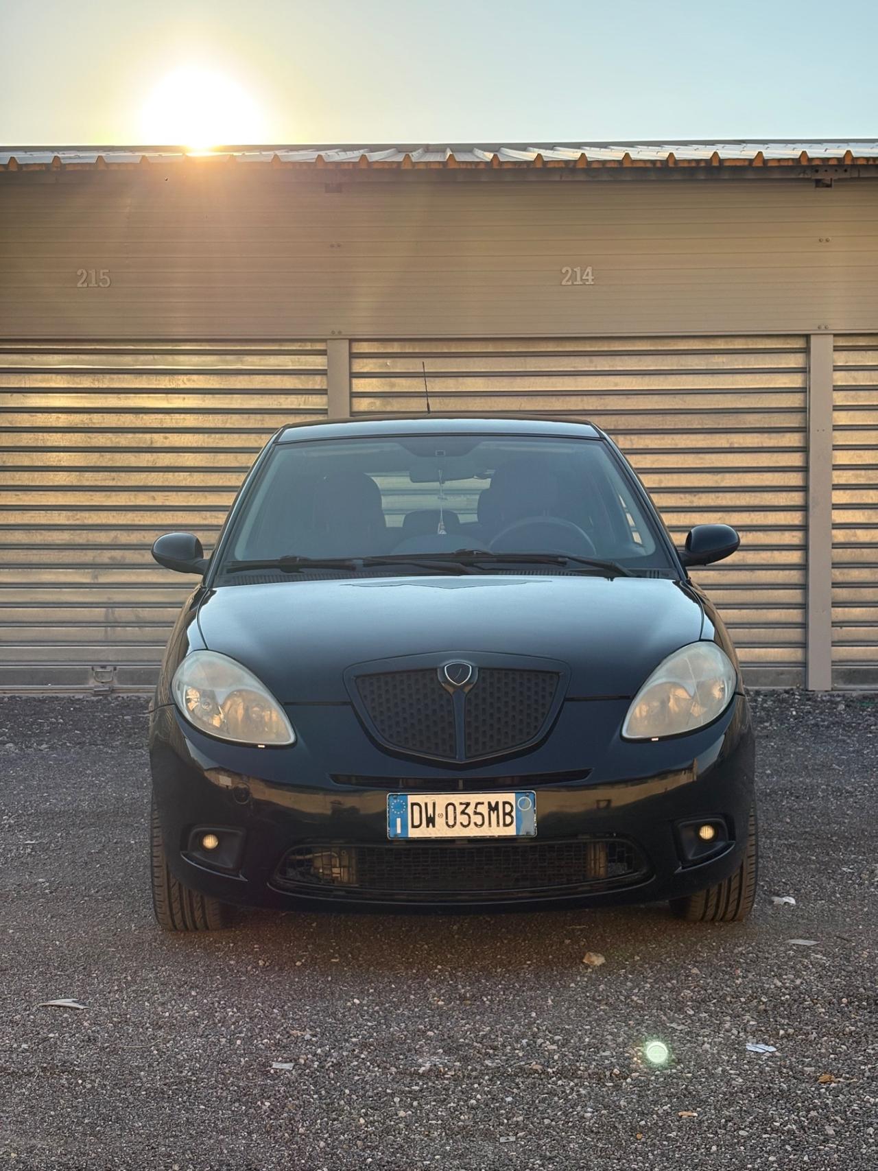 Lancia Ypsilon 1.4 Argento Ecochic GPL
