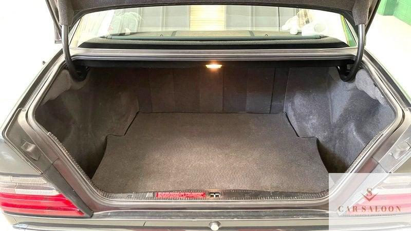 Mercedes-Benz Serie 200-320 200 E