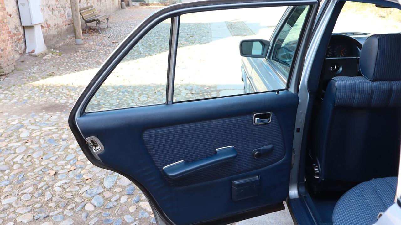 Mercedes-benz 200 Mercedes W123 48.000KM da Museo!!!