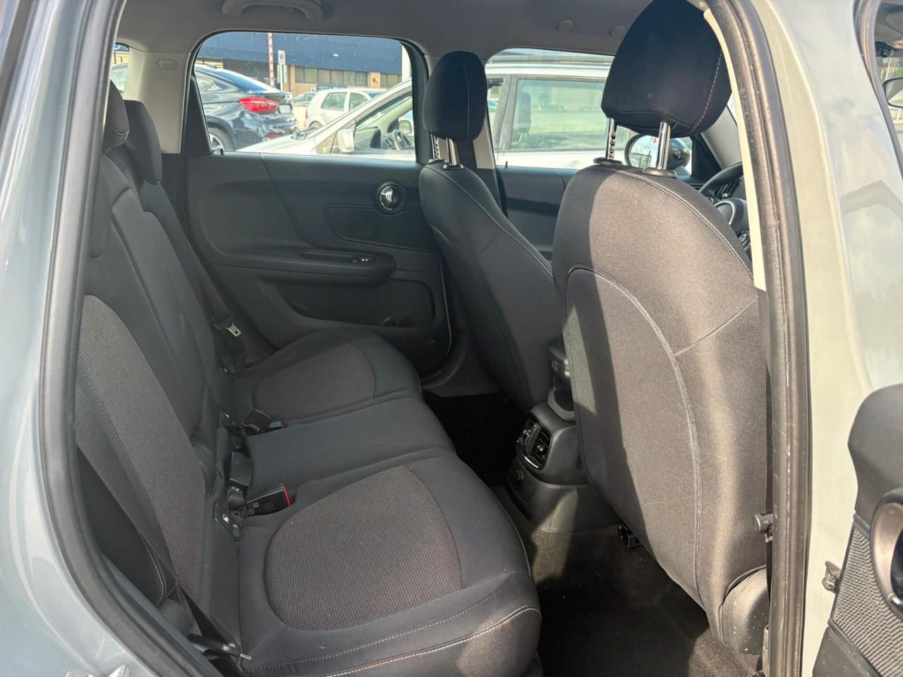 MINI COOPER COUNTRYMAN